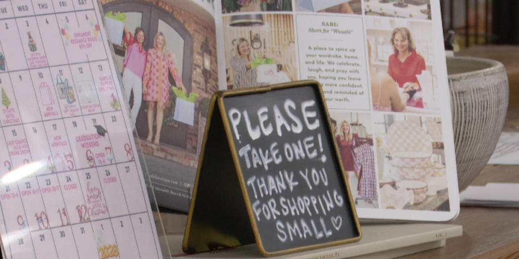 U.S. credit card debt booms ahead of holiday shopping season