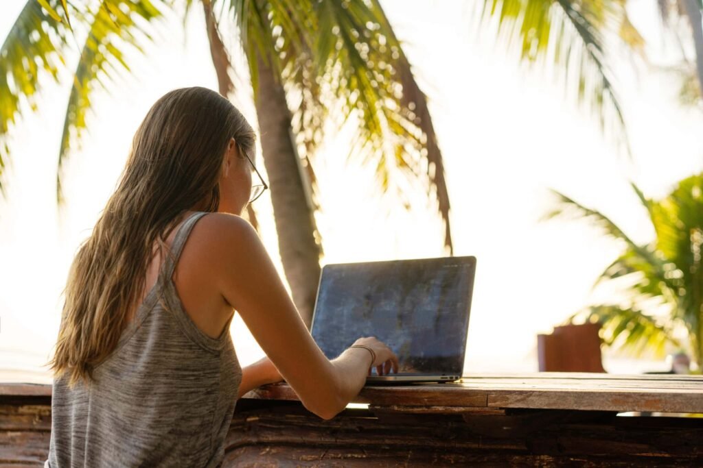 16 Location Independent Business Ideas You Can Run From Anywhere
